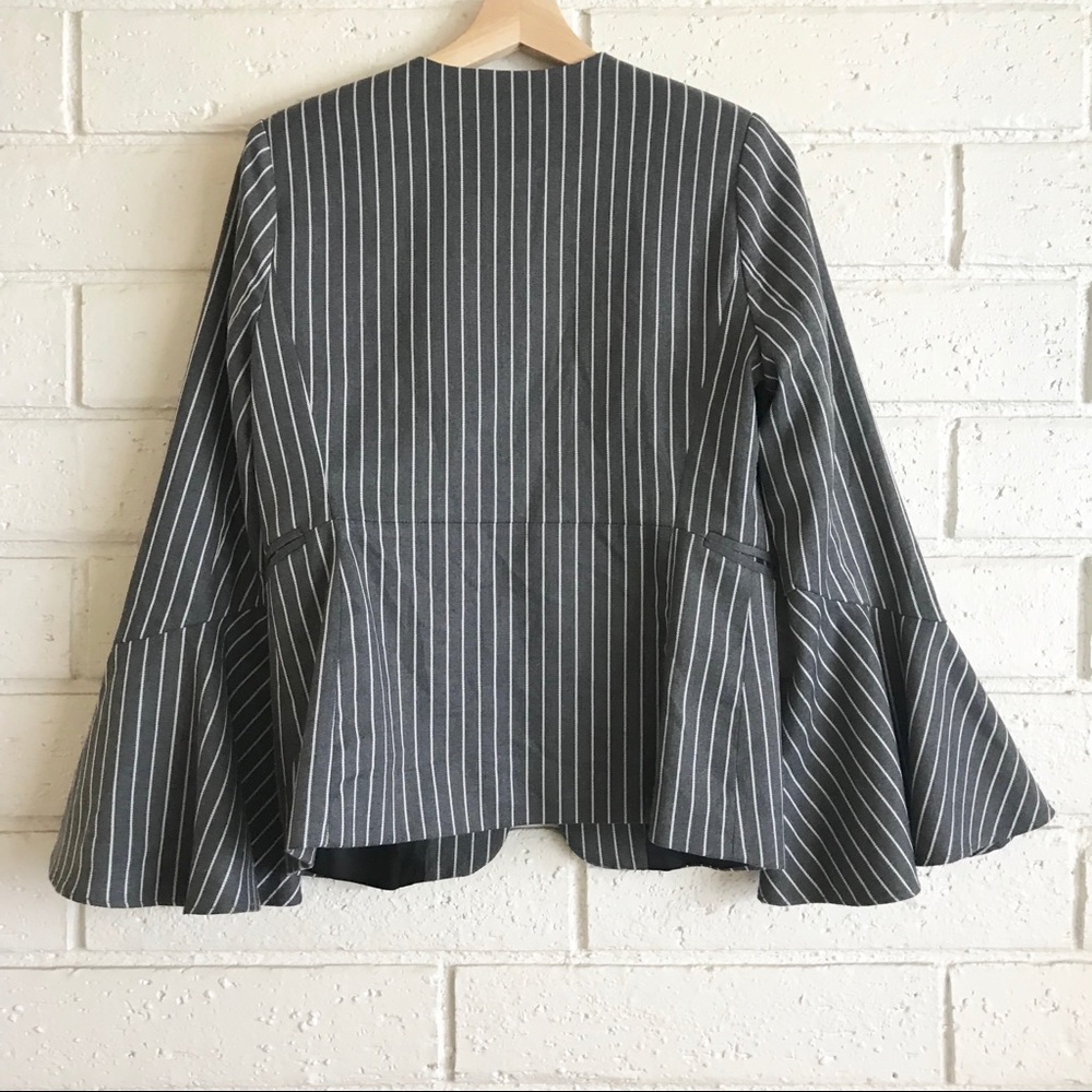 NWOT Harlowe and Graham Ruffle Bell Sleeve Blazer - Picture 4 of 8